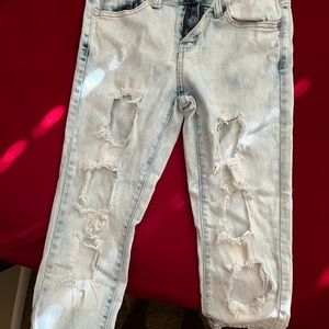 Light blue jeans size 1. 98% cotton 2% spandex.
